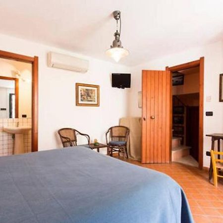 Le Piccole Grotte Bed & Breakfast ชิลลา ภายนอก รูปภาพ