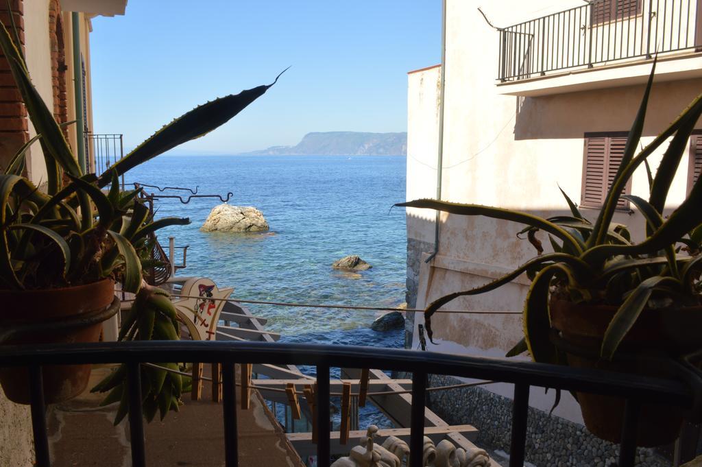 Le Piccole Grotte Bed & Breakfast ชิลลา ภายนอก รูปภาพ