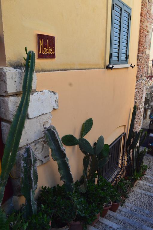Le Piccole Grotte Bed & Breakfast ชิลลา ภายนอก รูปภาพ