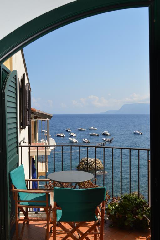 Le Piccole Grotte Bed & Breakfast ชิลลา ภายนอก รูปภาพ