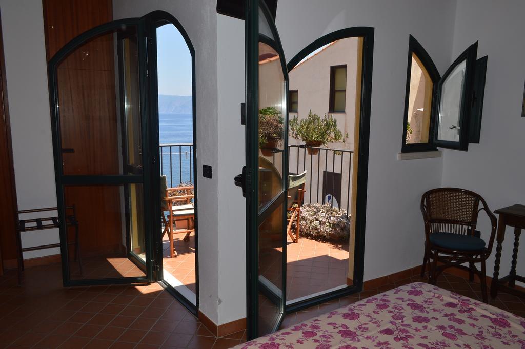 Le Piccole Grotte Bed & Breakfast ชิลลา ภายนอก รูปภาพ