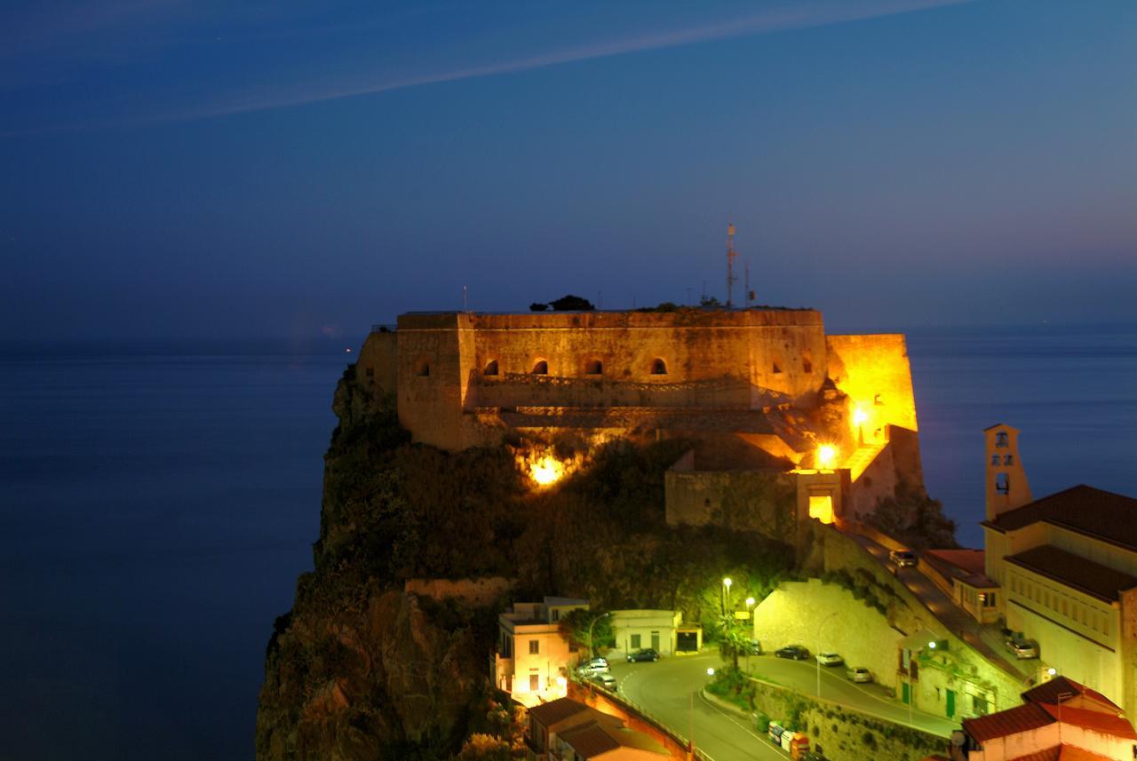 Le Piccole Grotte Bed & Breakfast ชิลลา ภายนอก รูปภาพ