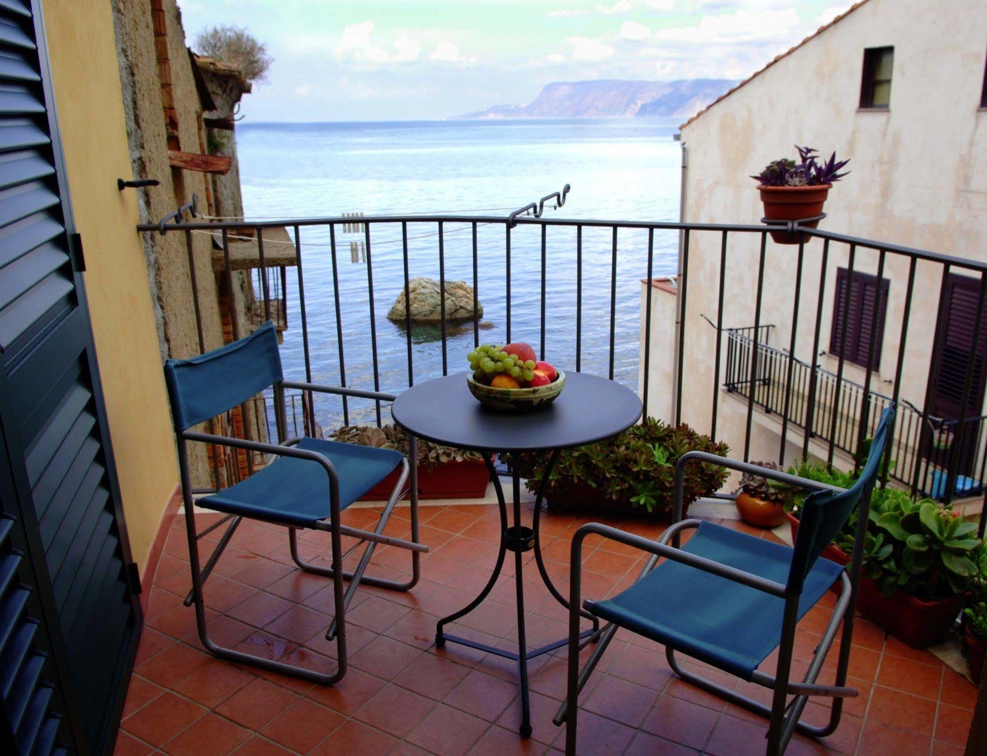 Le Piccole Grotte Bed & Breakfast ชิลลา ภายนอก รูปภาพ