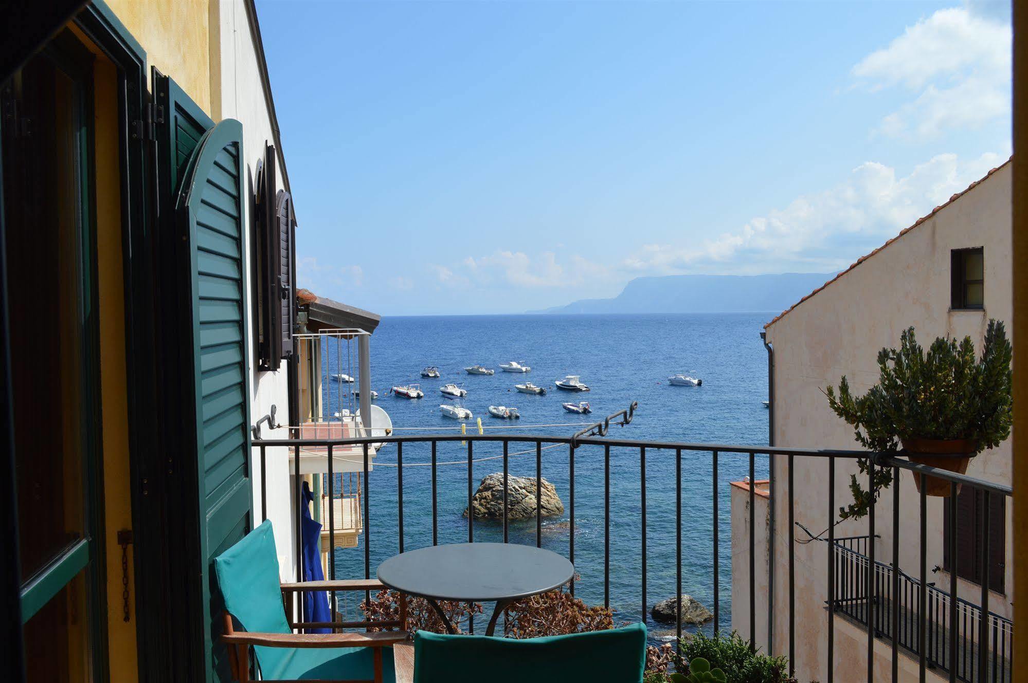 Le Piccole Grotte Bed & Breakfast ชิลลา ภายนอก รูปภาพ