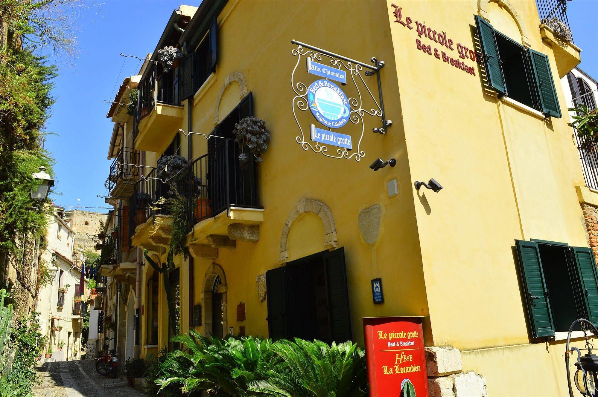 Le Piccole Grotte Bed & Breakfast ชิลลา ภายนอก รูปภาพ